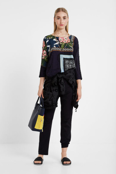 detail Desigual dámské triko 19WWTKBI